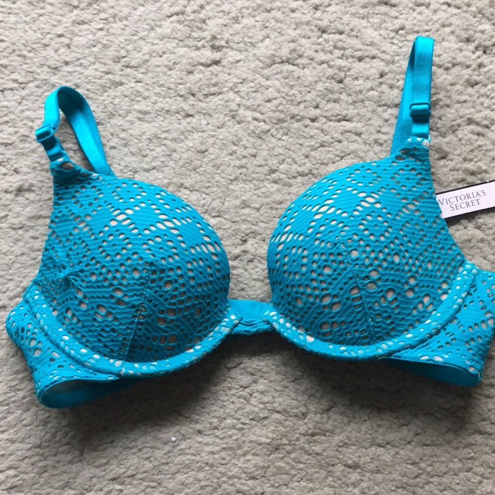 BNWT Turquoise Victoria’s Secret Bra 32A